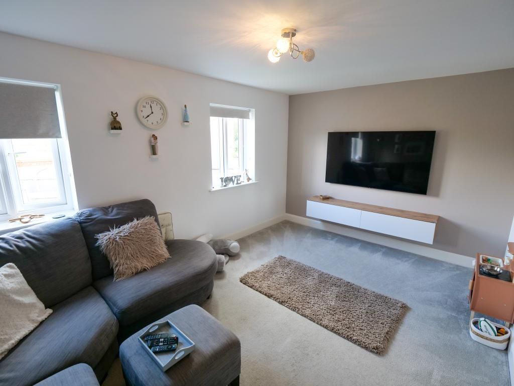 Property photo 2 of 14 Lounge