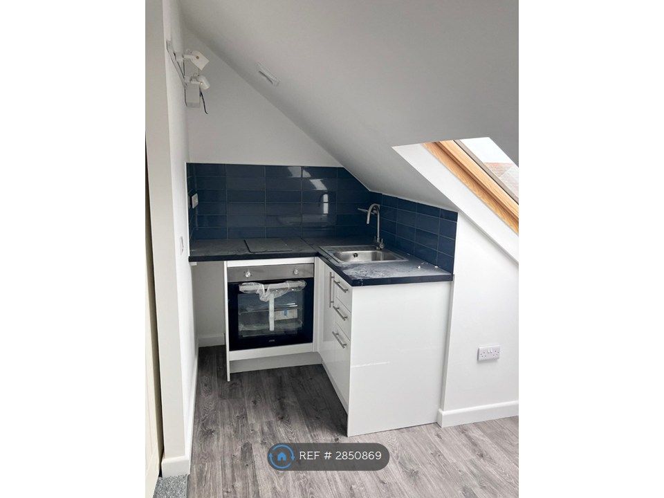 Property photo 1 of 12 Room 1 Kitchen