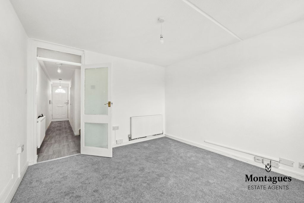 Property photo 2 of 18 Photo 8