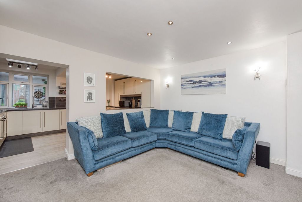 Property photo 3 of 26