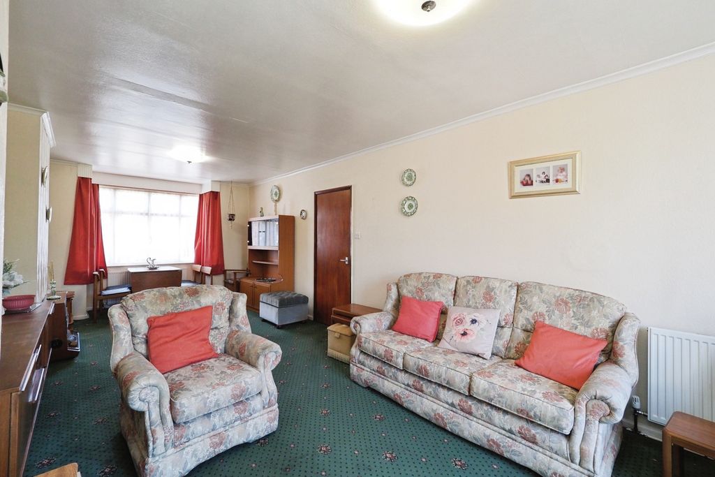 Property photo 2 of 15