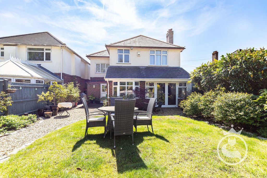 Property photo 2 of 19