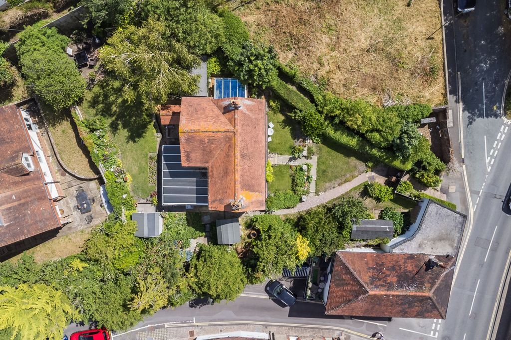 Property photo 2 of 21