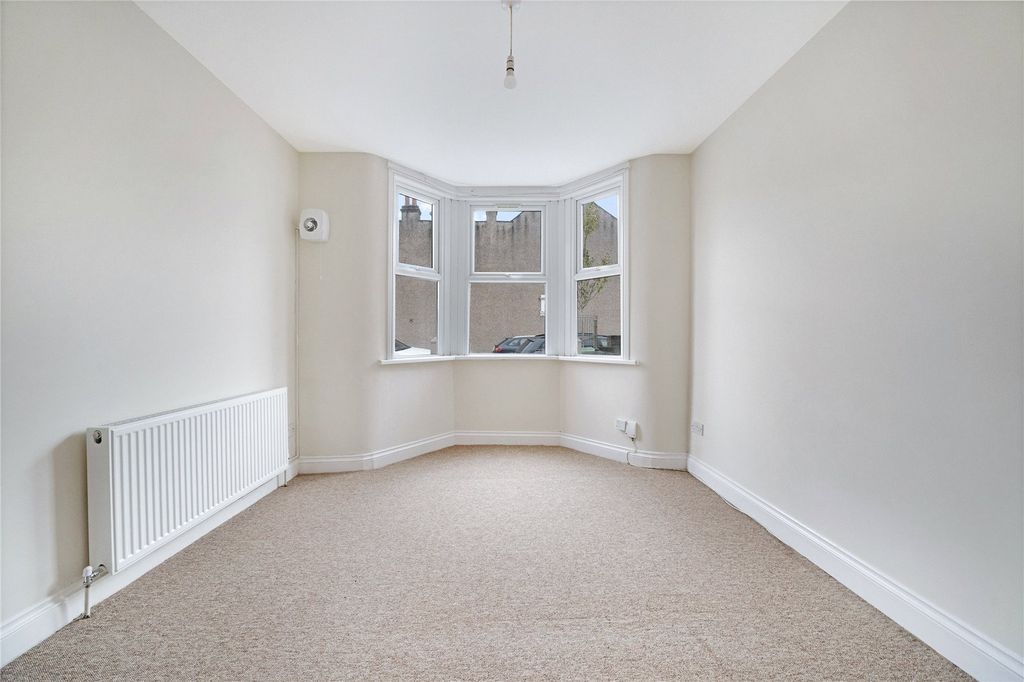 Property photo 2 of 16 Picture No. 02