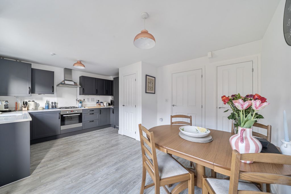 Property photo 2 of 16 Kitchen/Dining Room