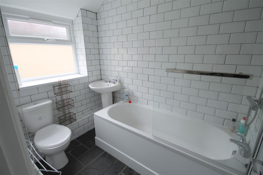 Property photo 2 of 6 Bathroom.Jpg