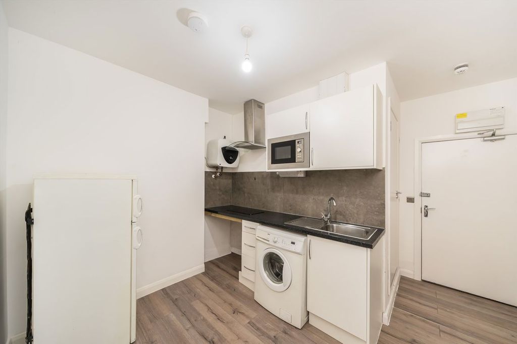 Property photo 1 of 4