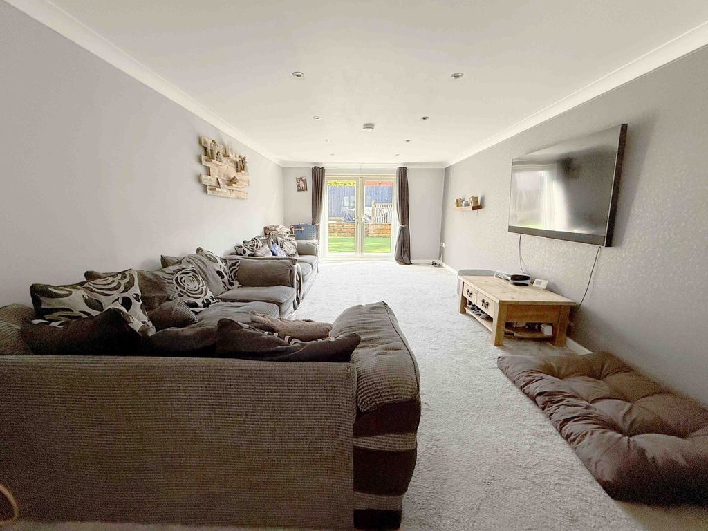 Property photo 3 of 20 Gallery