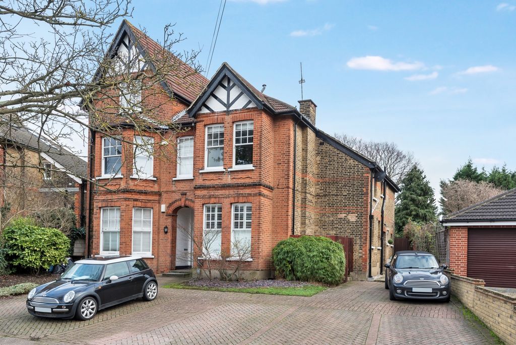 Property photo 1 of 7 External