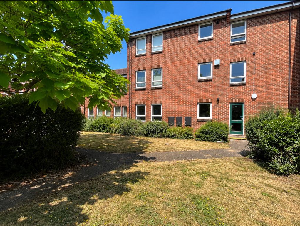 Property photo 1 of 7 Rear Exterior)