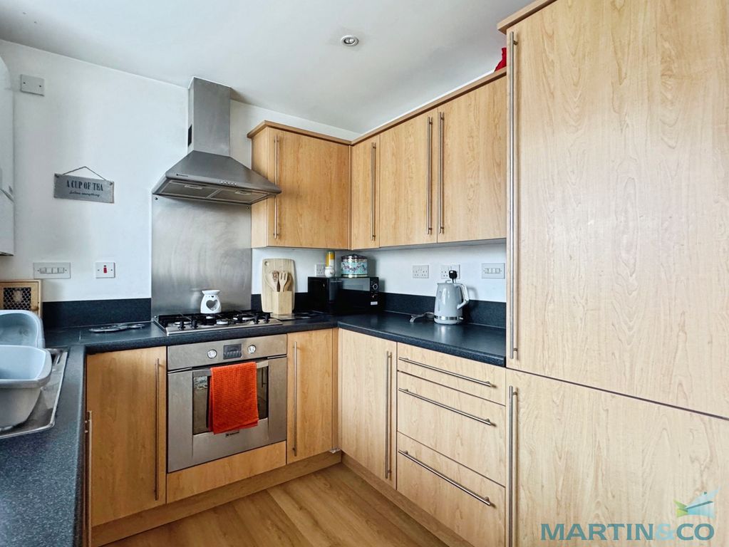 Property photo 2 of 9 18c796c2--48A4-977C-87640D8552Bd-33072-00000Dcf234