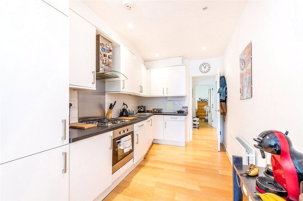 Property photo 3 of 9 Kitchen