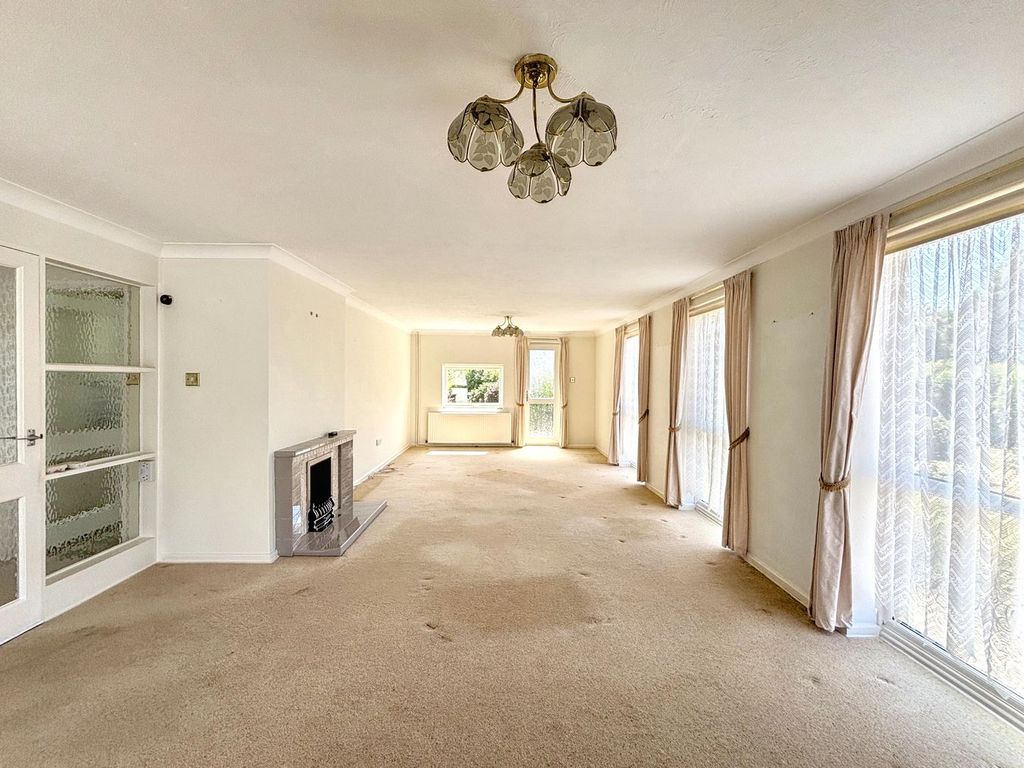 Property photo 3 of 19