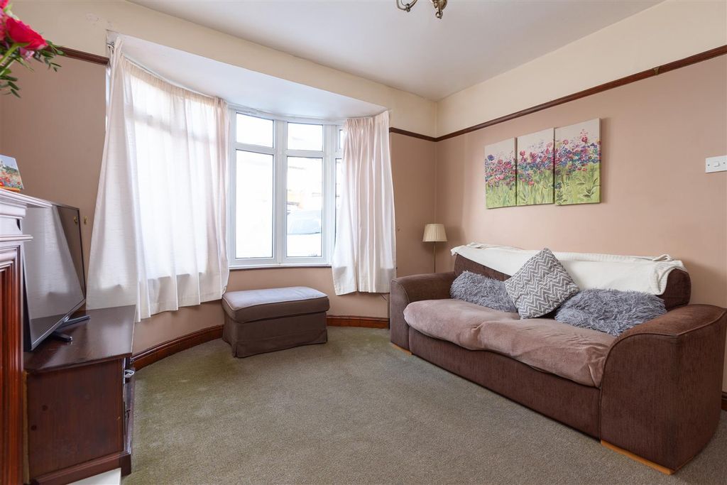 Property photo 3 of 14