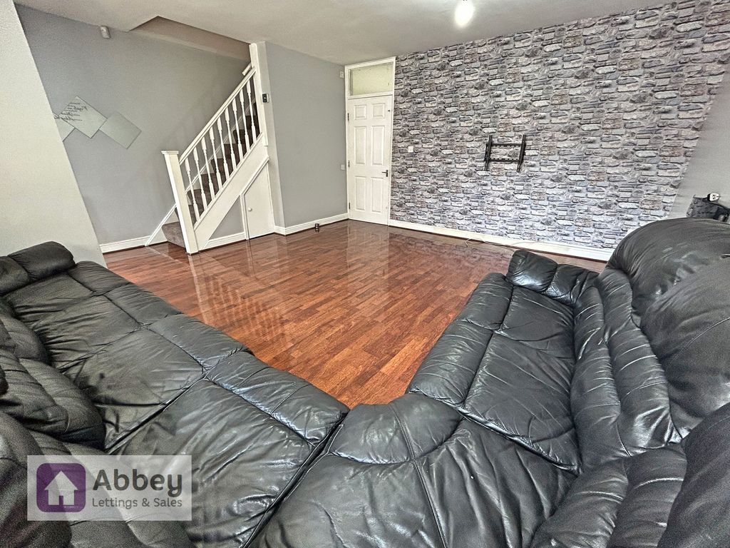 Property photo 3 of 26 Lounge