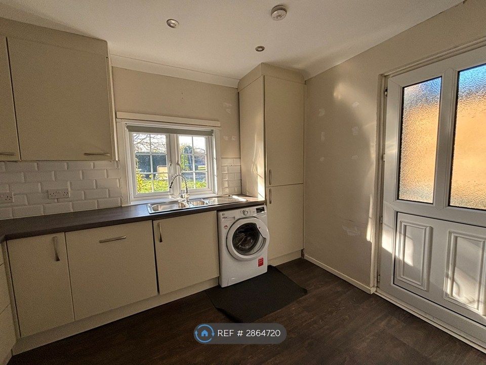 Property photo 2 of 17 Kitchen