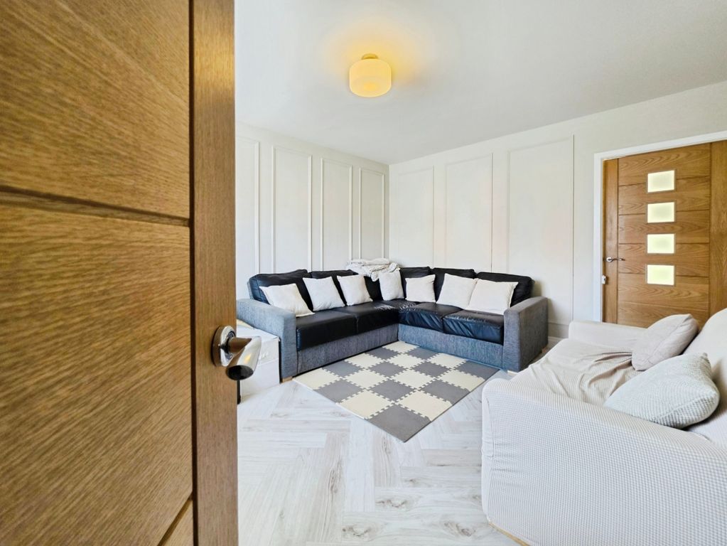 Property photo 3 of 27 Pbox-Img.Jpg