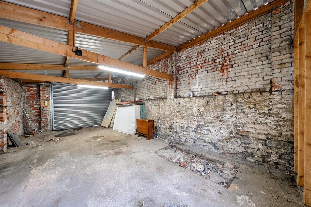 Property photo 2 of 24 1370970-7-6901Fa5F68109.Jpg