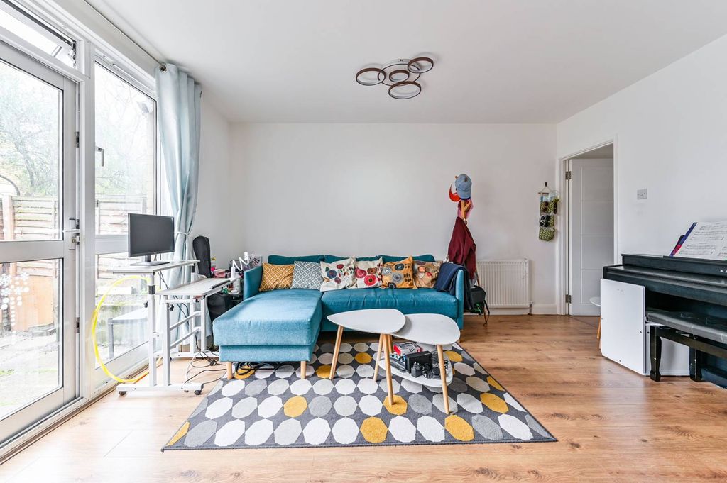 Property photo 3 of 16