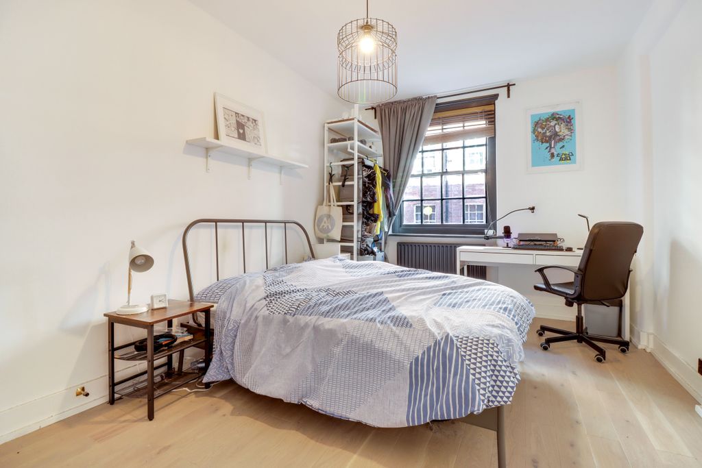 Property photo 3 of 7 Bed1