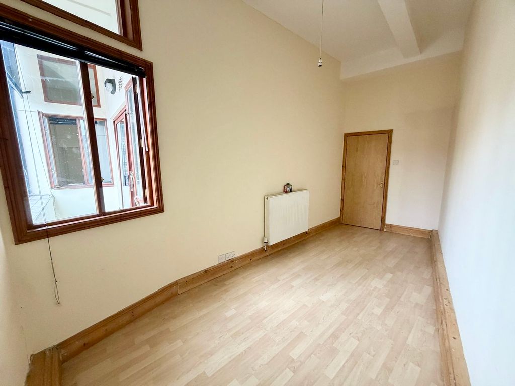 Property photo 3 of 26