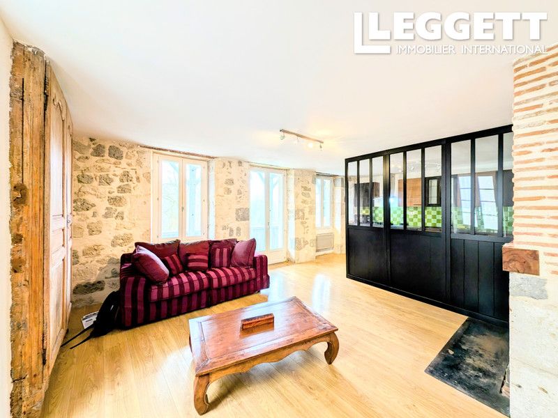 Property photo 3 of 10