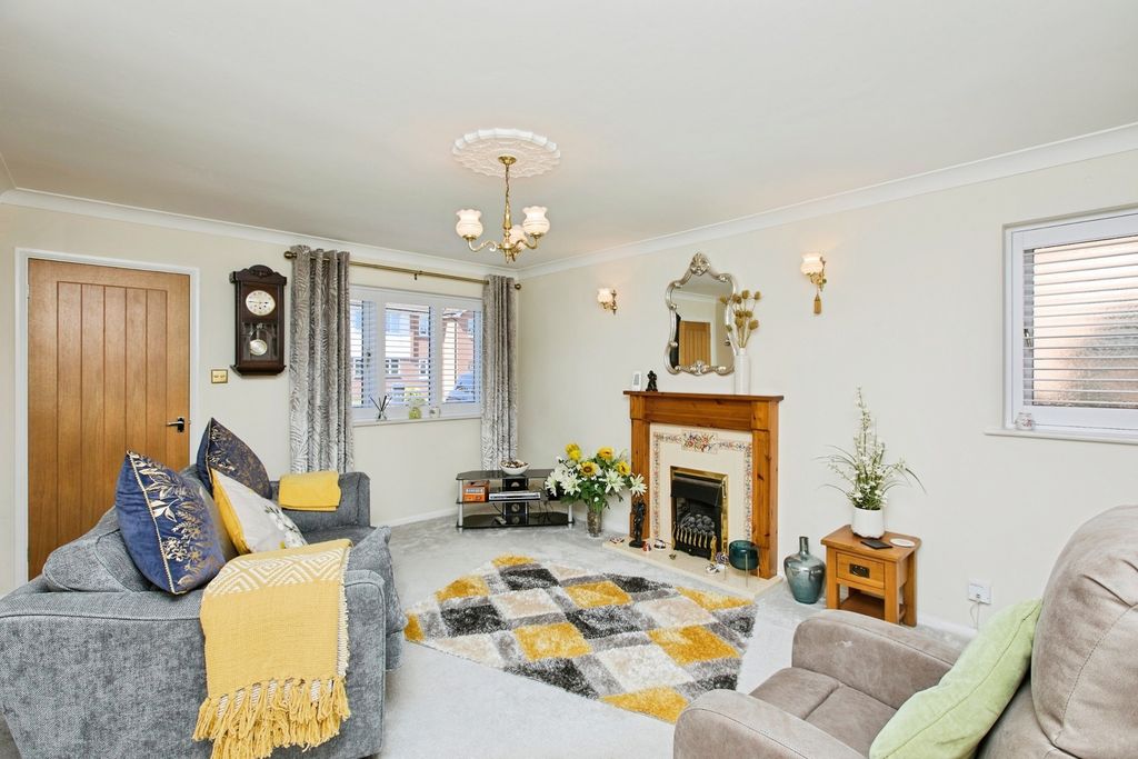 Property photo 2 of 19 Pbox-Img.Jpg