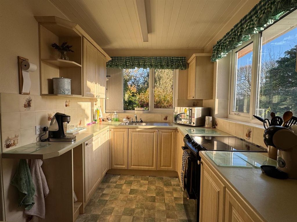 Property photo 2 of 22