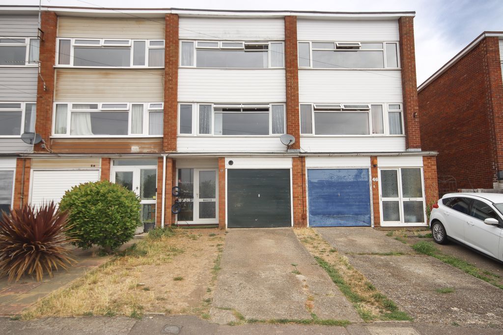 Property photo 1 of 10 Lovely 3 Bedroom Town House