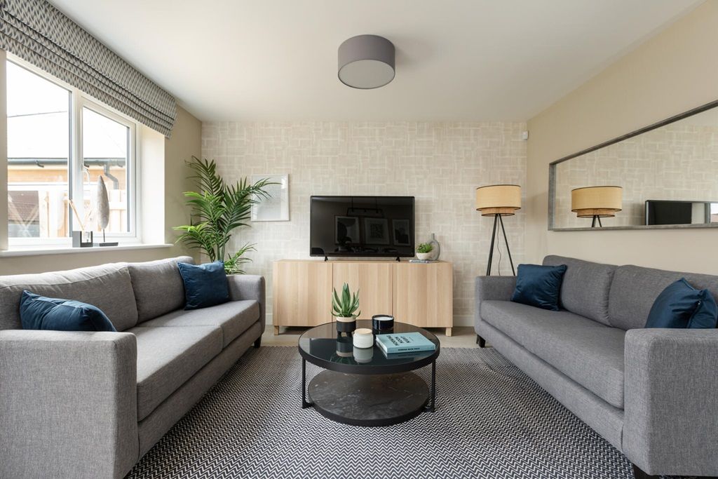 Property photo 3 of 10 Plenty Of Space For Two Sofas