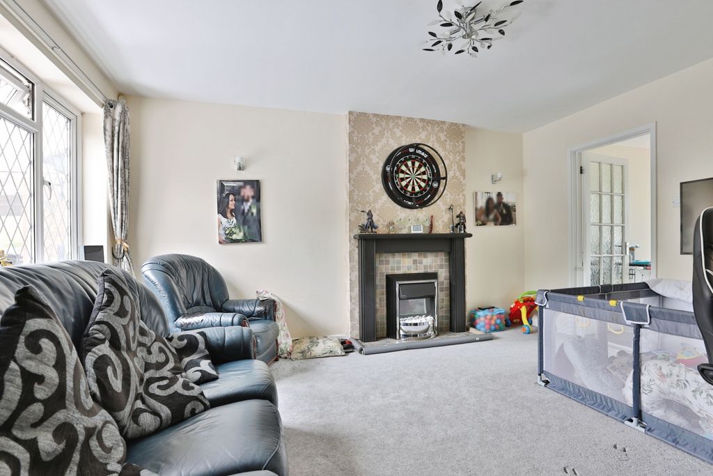 Property photo 2 of 16