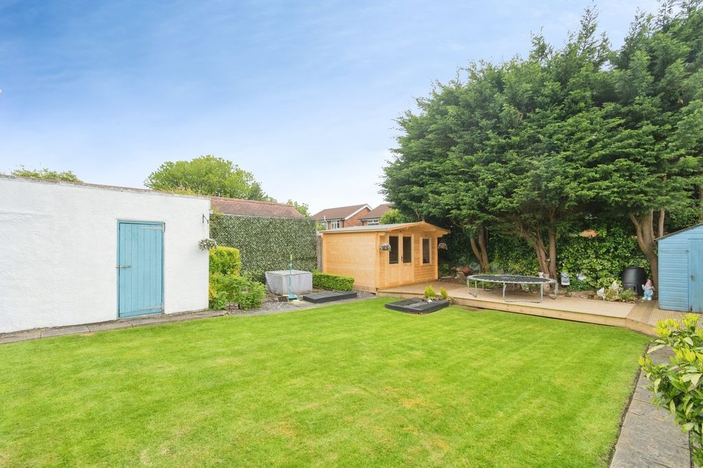 Additional image 18 of 5 bed detached house for saleAlexandra Road, Pudsey LS28