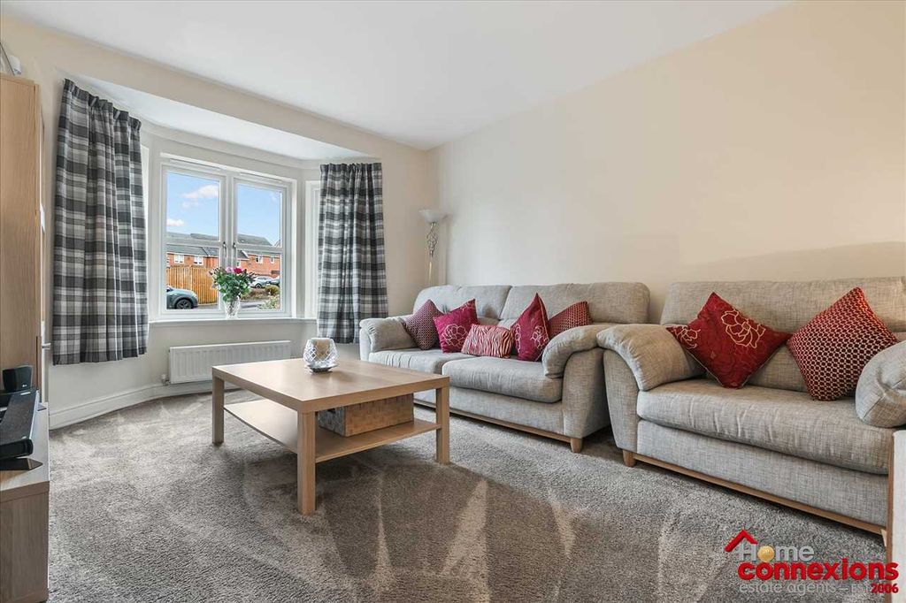 Property photo 2 of 31 Lounge (1)