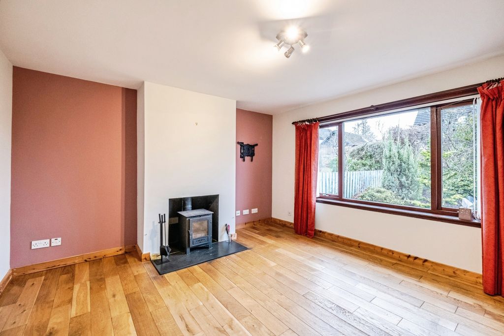 Property photo 3 of 15 Living Room