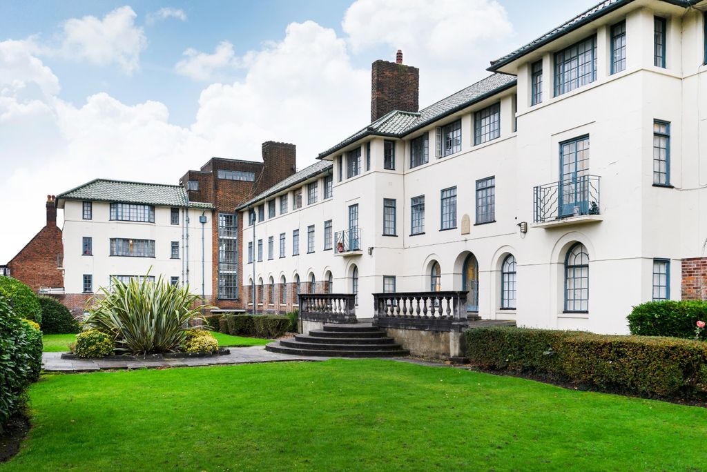 Property photo 1 of 8 4369601