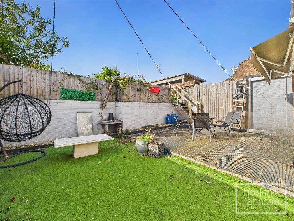 Property photo 2 of 20 Outside