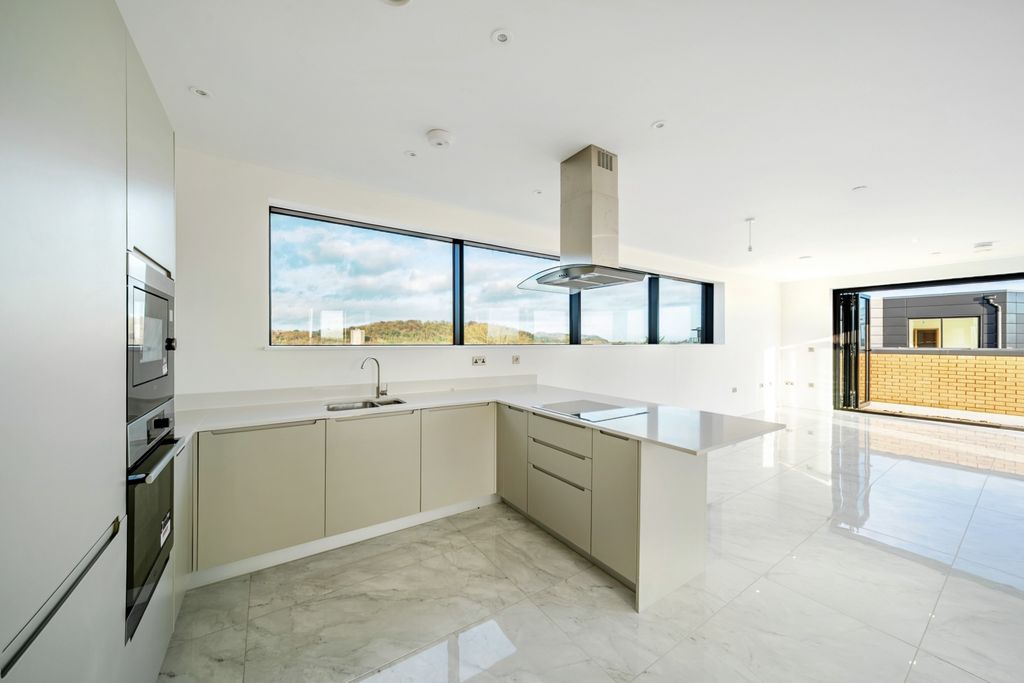 Property photo 2 of 13 1394555-3-6948792597E4B