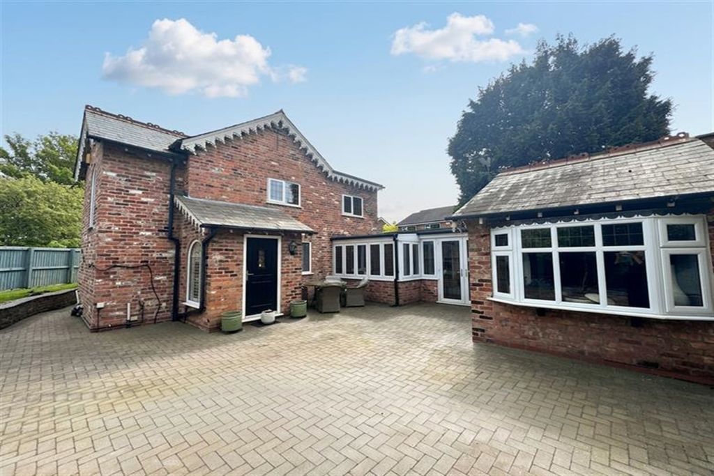 Property photo 2 of 16 (Main)