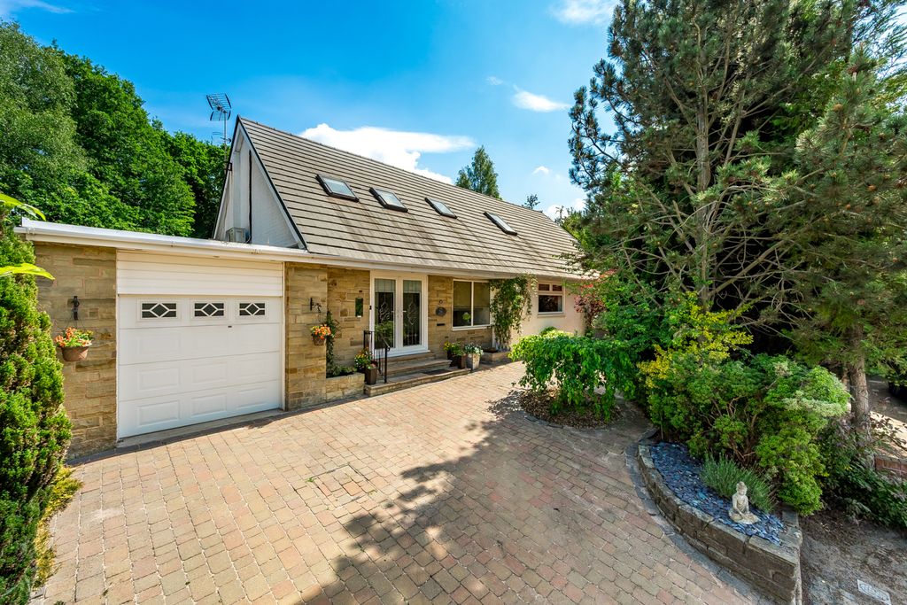 Property photo 1 of 24 8 Thorngrove Hill