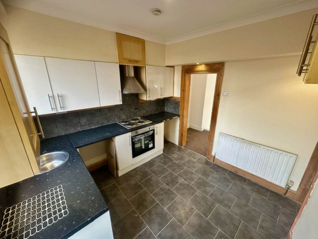 Property photo 1 of 18 Kitchen
