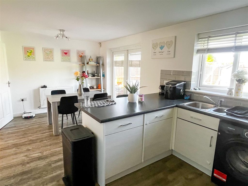 Property photo 3 of 14 Kitchen/Diner