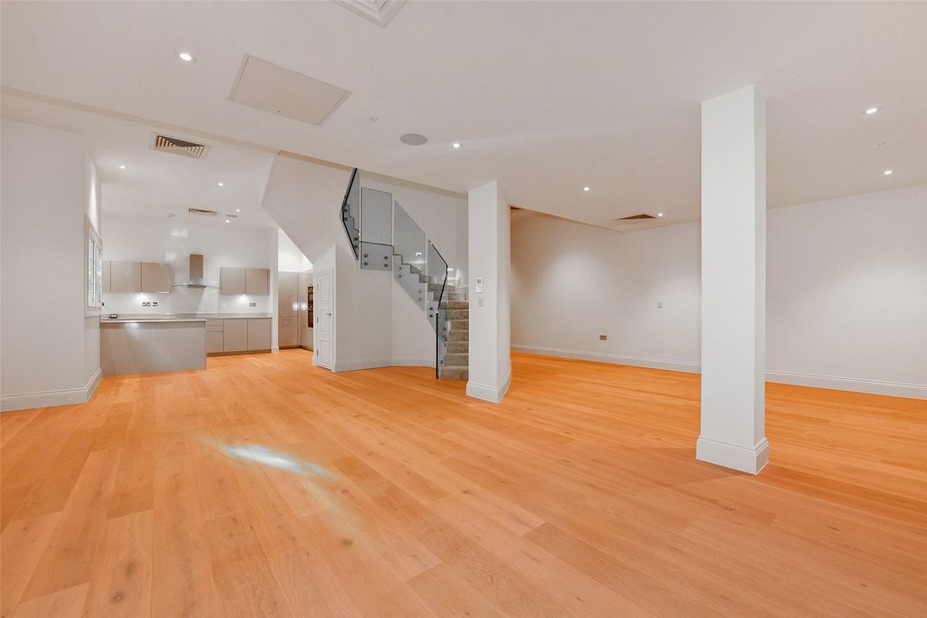 Property photo 1 of 10 Picture No. 02