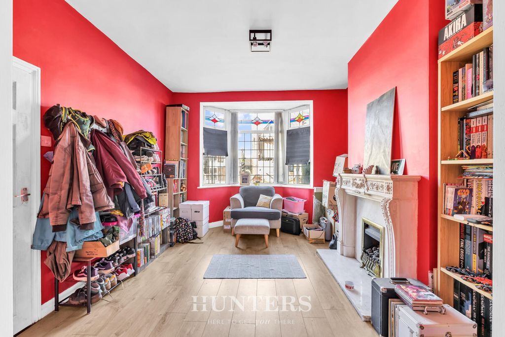 Property photo 2 of 17 Living Room