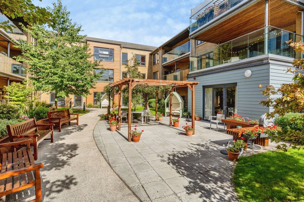 Property photo 2 of 19 Pbox-Img.Jpg