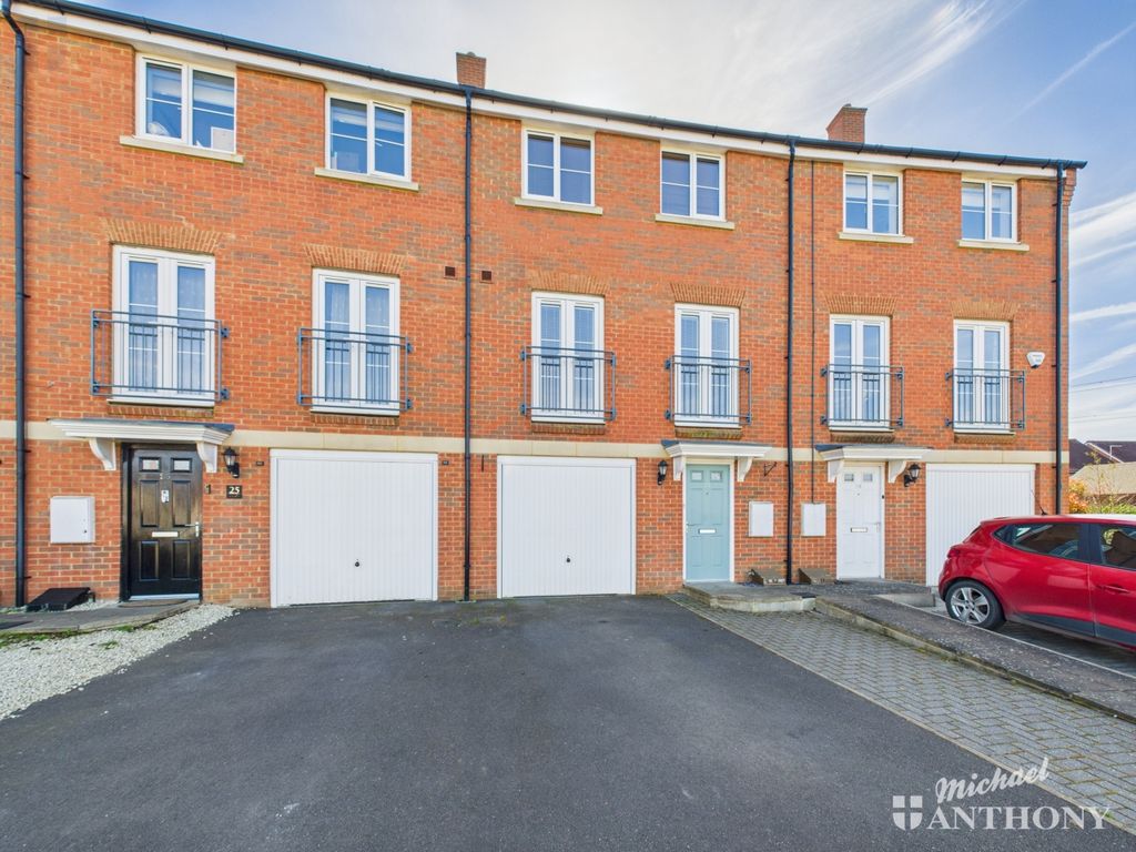 Property photo 1 of 18 Cam03852G0-Pr0229-Still021