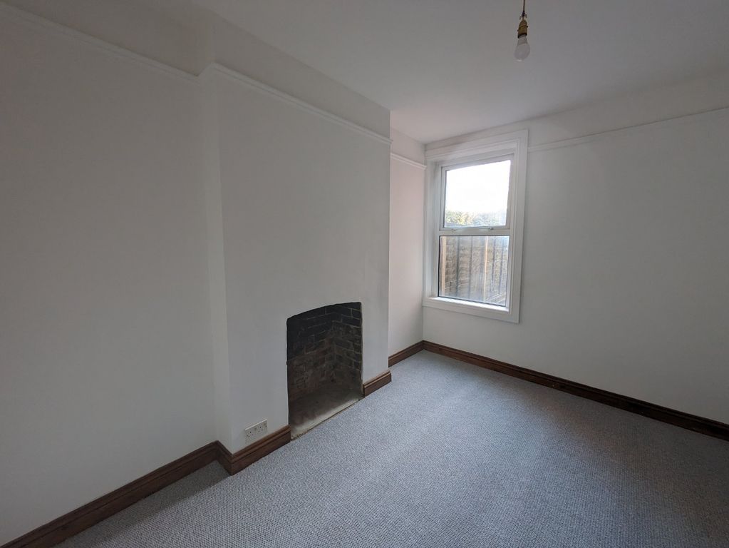 Property photo 3 of 11 Picture No. 14