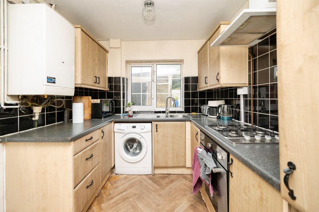 Property photo 3 of 13