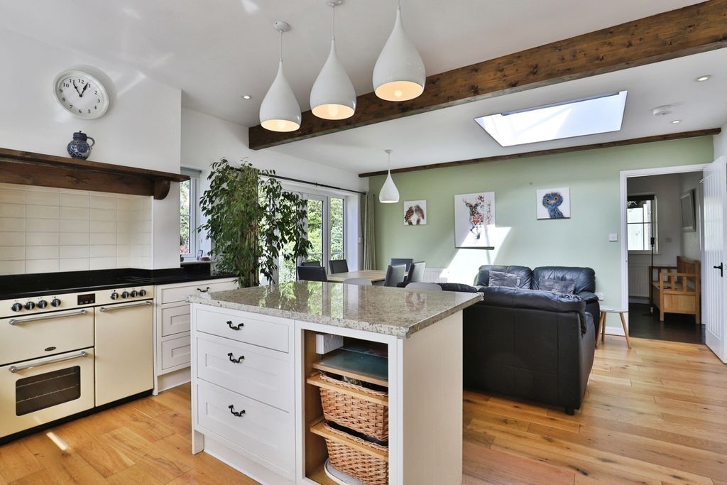 Property photo 3 of 30 Pbox-Img.Jpg