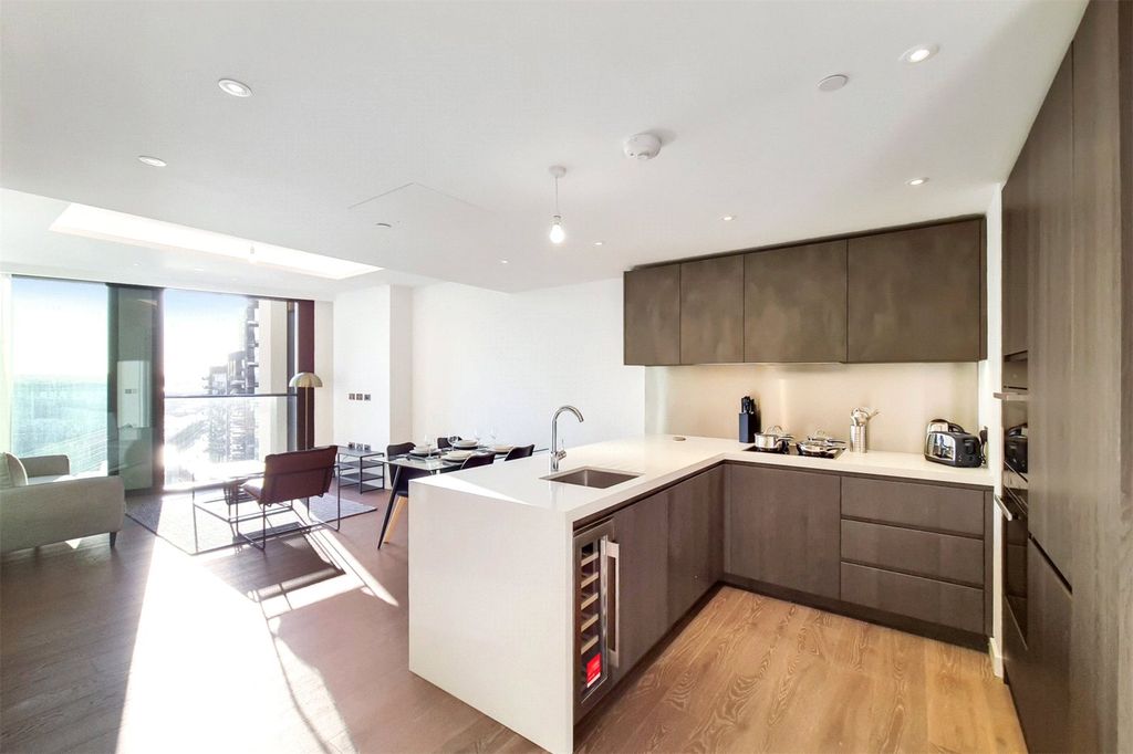 Property photo 1 of 18 Carnation Way