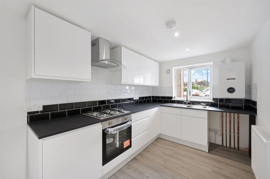 Property photo 1 of 12 Cannon Hill Lane (10).Jpg